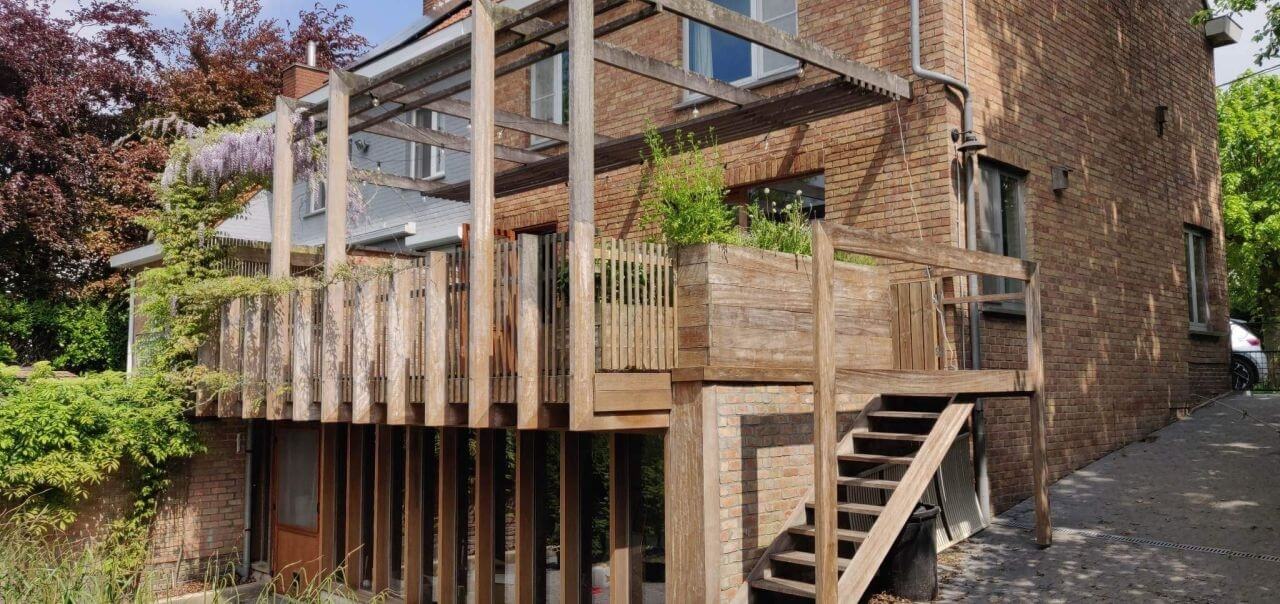 Afbeelding voor: Verweerde veranda krijgt tweede leven met het NCoat Wood Concept